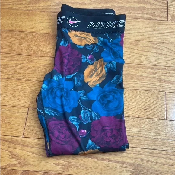 Nike Floral Leggings - Picture 3 of 4
